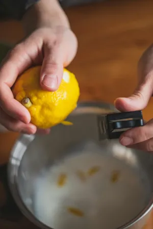 Squeezing Lemon