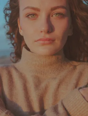 Sunlit Turtleneck