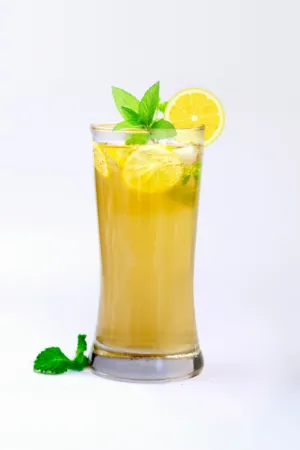 Lemonade With Mint And Lemon Slices