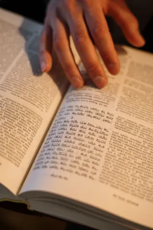 Reading Hand