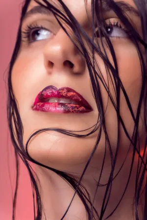 Red Lipstick And Wet Hair
