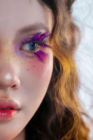 Colorful Eyeshadow With Feathers