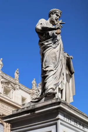 St. Peter'S Basilica Statue