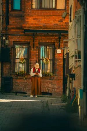 Sunlit Alleyway