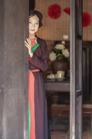 Vietnamese Woman In Traditional Dress
