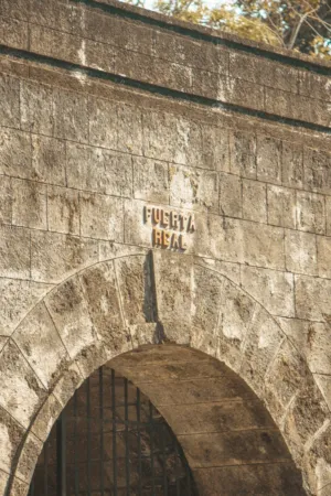 Puerta Real Archway
