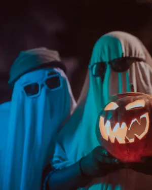 Halloween Ghosts With Pumpkin