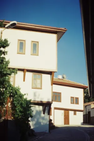 White House With Brown Trim