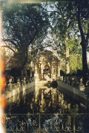 Jardin Du Luxembourg Fountain