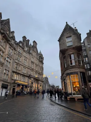 Edinburgh Street Scene