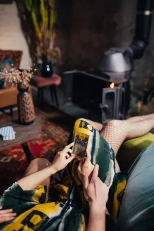 Cozy Tarot Reading