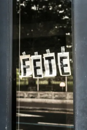 Fête Sign