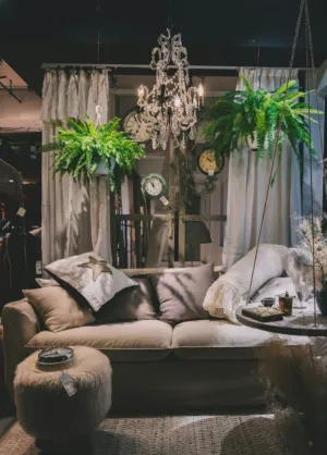 Cozy Living Room With Vintage Decor