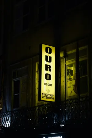Ouro Old Gold Sign