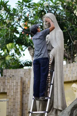 Statue Maintenance