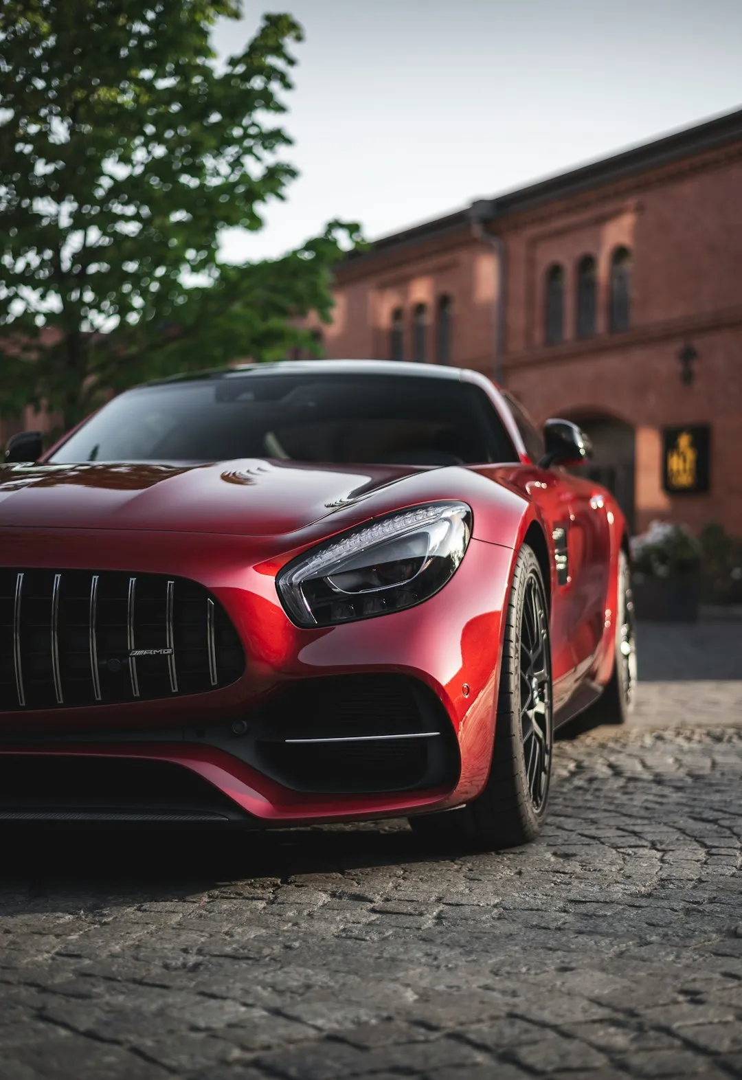 Red Mercedes-Amg Gt