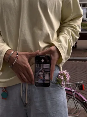 Street Style With Phone