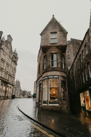 Edinburgh'S Rainy Streets