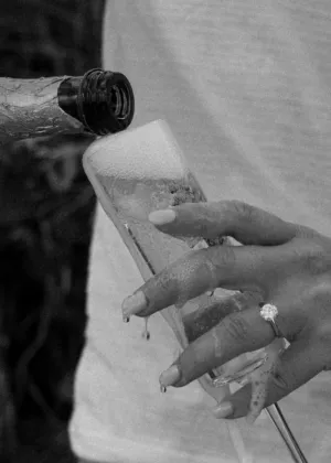 Champagne Pour