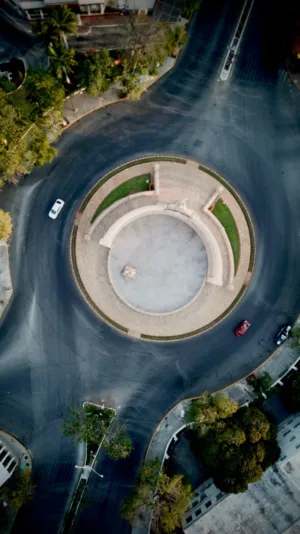Circular Road Intersection
