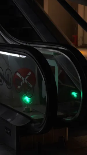 Green Escalator Light