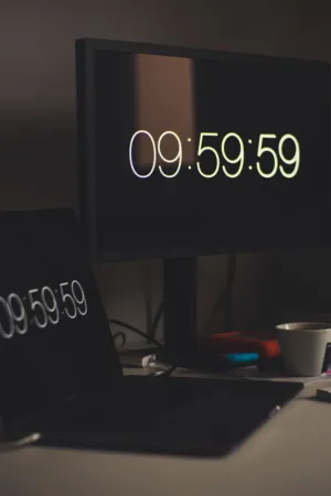 Time Display On Monitors