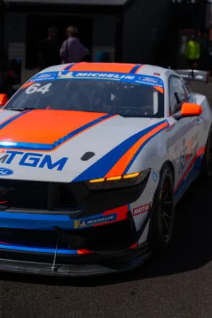 Racing Mustang
