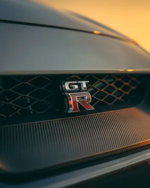 Nissan Gt-R Front Grille